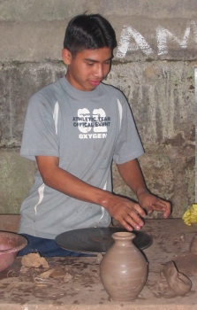 Pottery expert